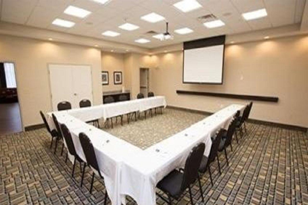 Hampton Inn & Suites Oklahoma City Airport Экстерьер фото